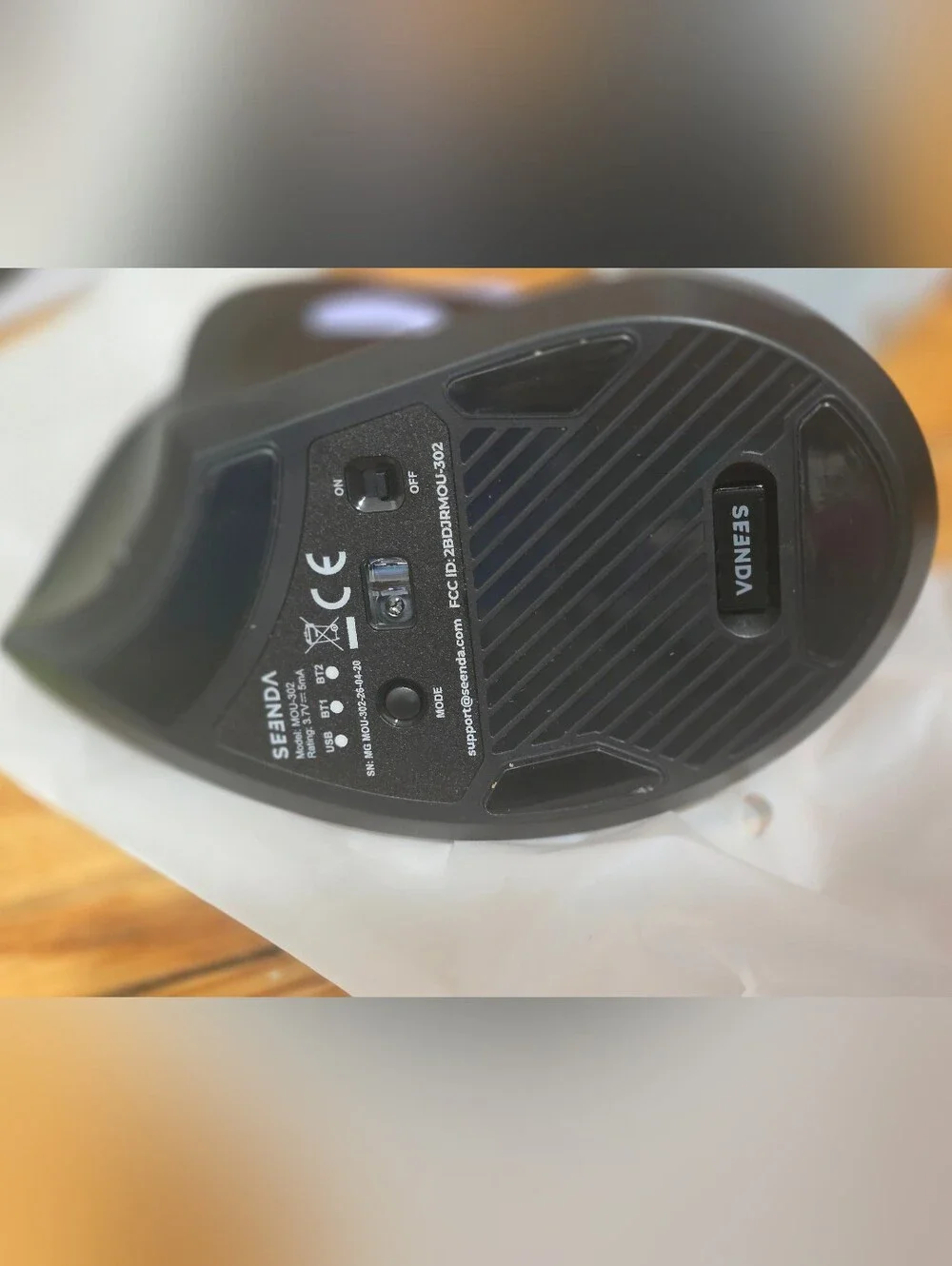 seenda MOU-302 Wireless Bluetooth Ergonomic Vertical Mouse with Volume Knob